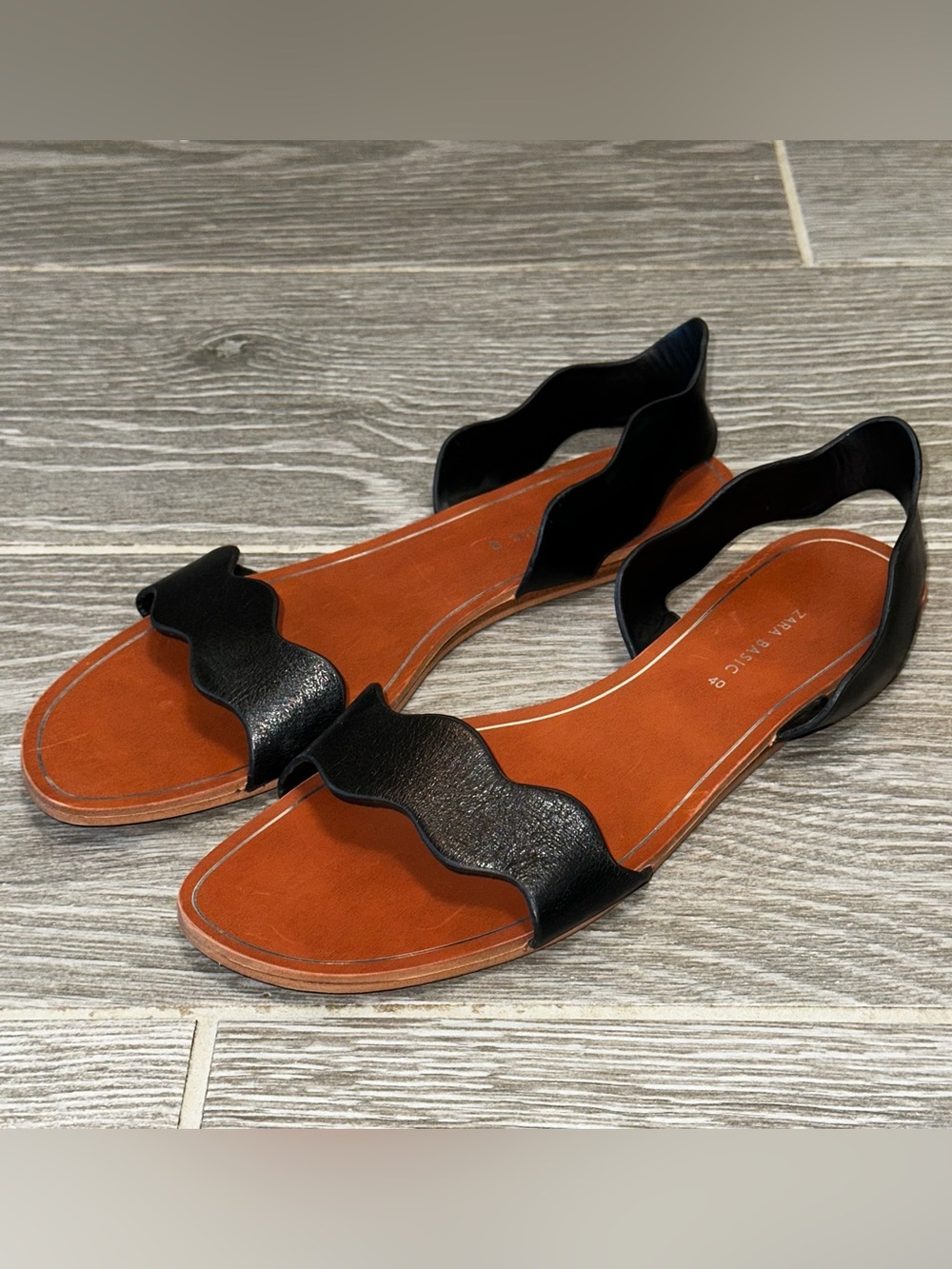 Zara Basic Collection Black Scalloped Slingback Women’s 40 (9 US) Flat Sandals - Picture 1 of 10